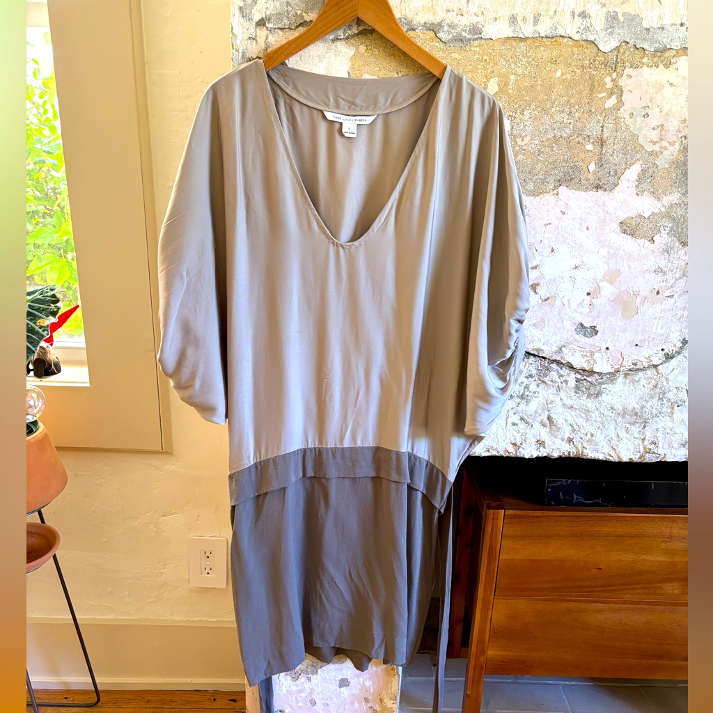 Diane Von Furstenberg - Color Block - Dropwaist - Dress - Silver/Gray - Size 12.